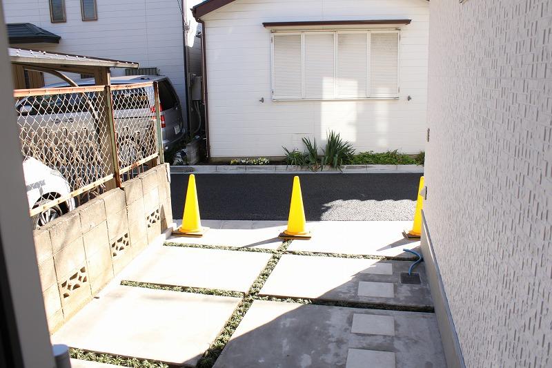 Parking lot. Local (11 May 2013) Shooting