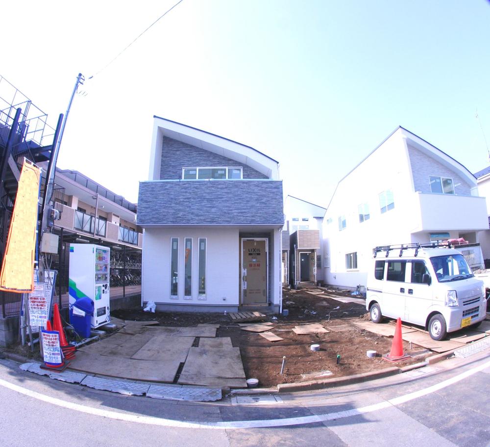 Local photos, including front road. Local (11 May 2013) Shooting