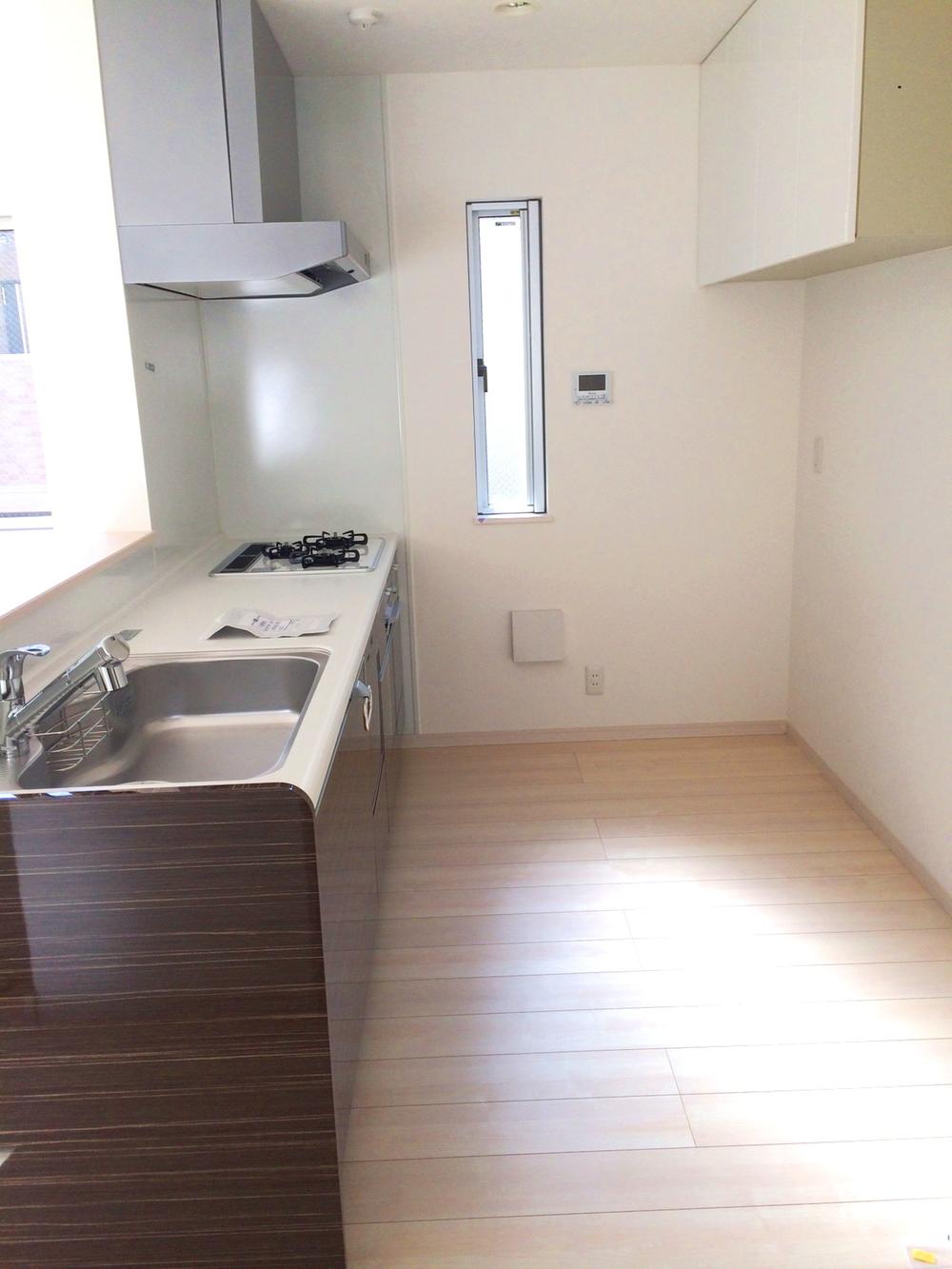 Kitchen. Indoor (12 May 2013) Shooting