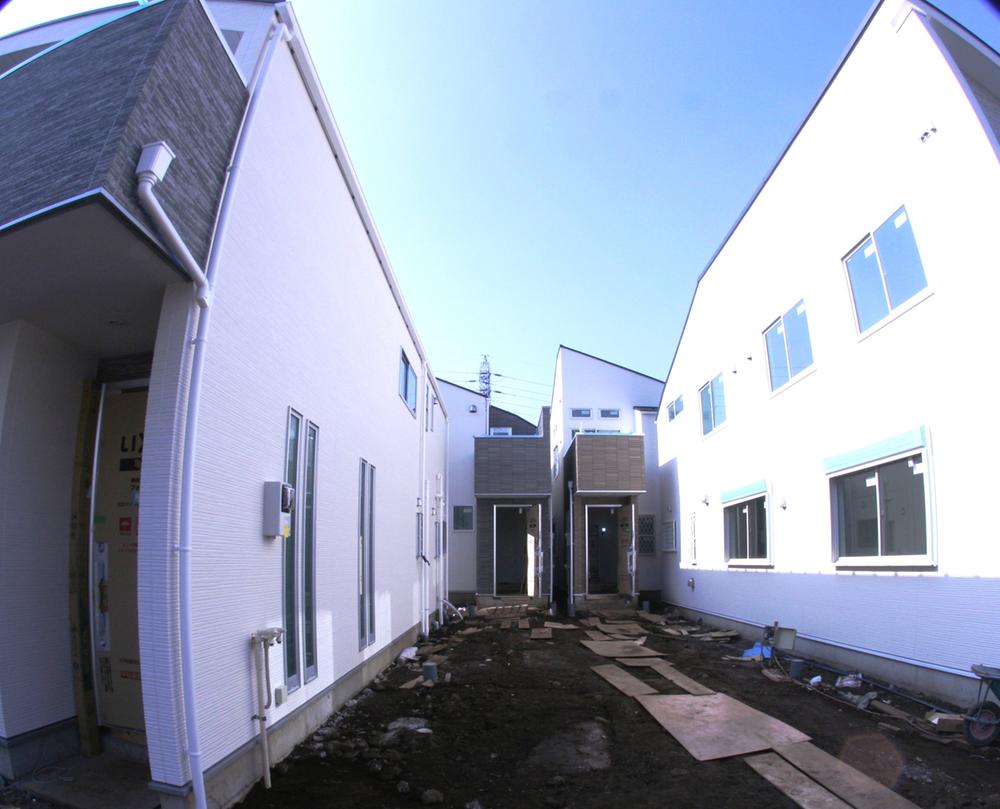 Local appearance photo. Local (11 May 2013) Shooting