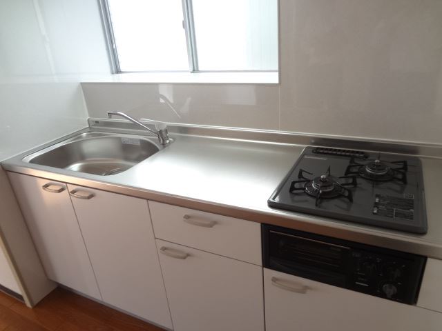 Other Equipment. 3-burner stove of the system kitchen you will Hakadori also new dishes