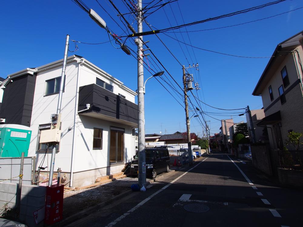 Local photos, including front road. Local (11 May 2013) Shooting