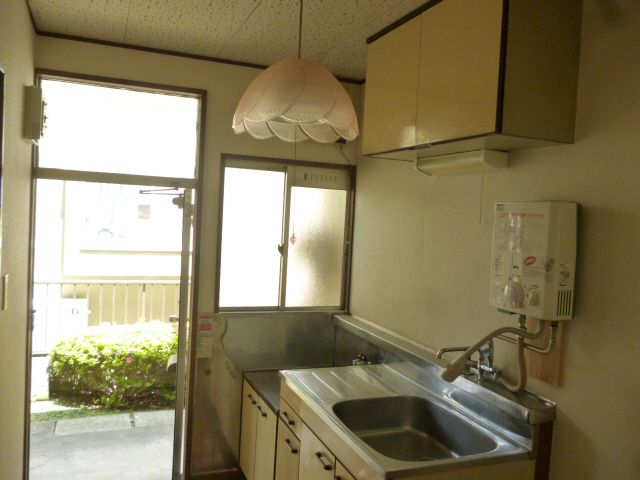 Kitchen. Gas stove can be installed