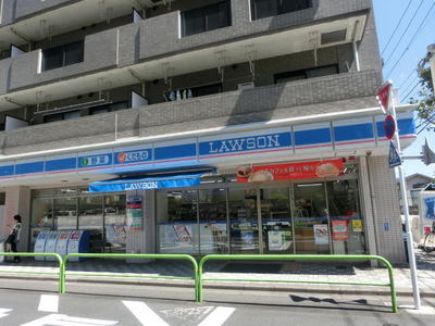 Convenience store. 800m until Lawson (convenience store)