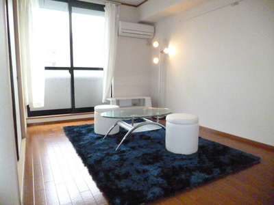 Living and room. Western-style is a 6-tatami rooms.