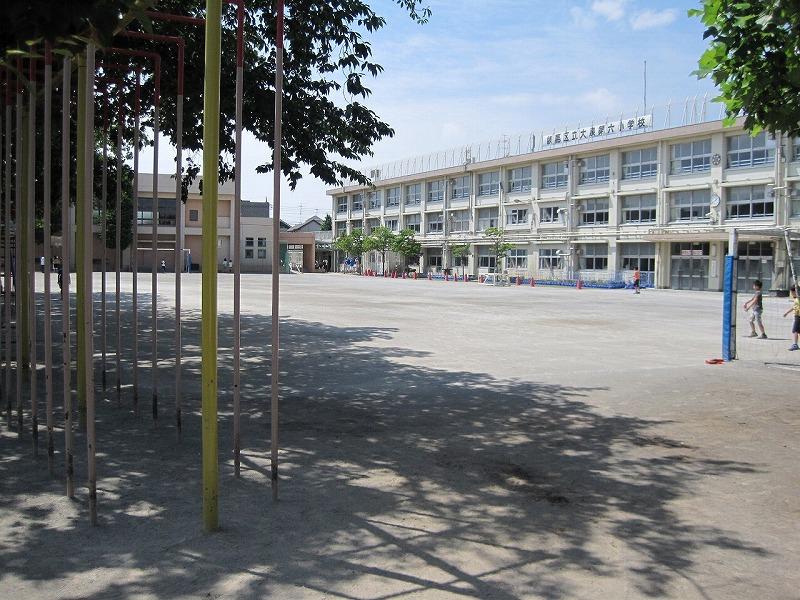 Primary school. 170m to Nerima Oizumi sixth elementary school