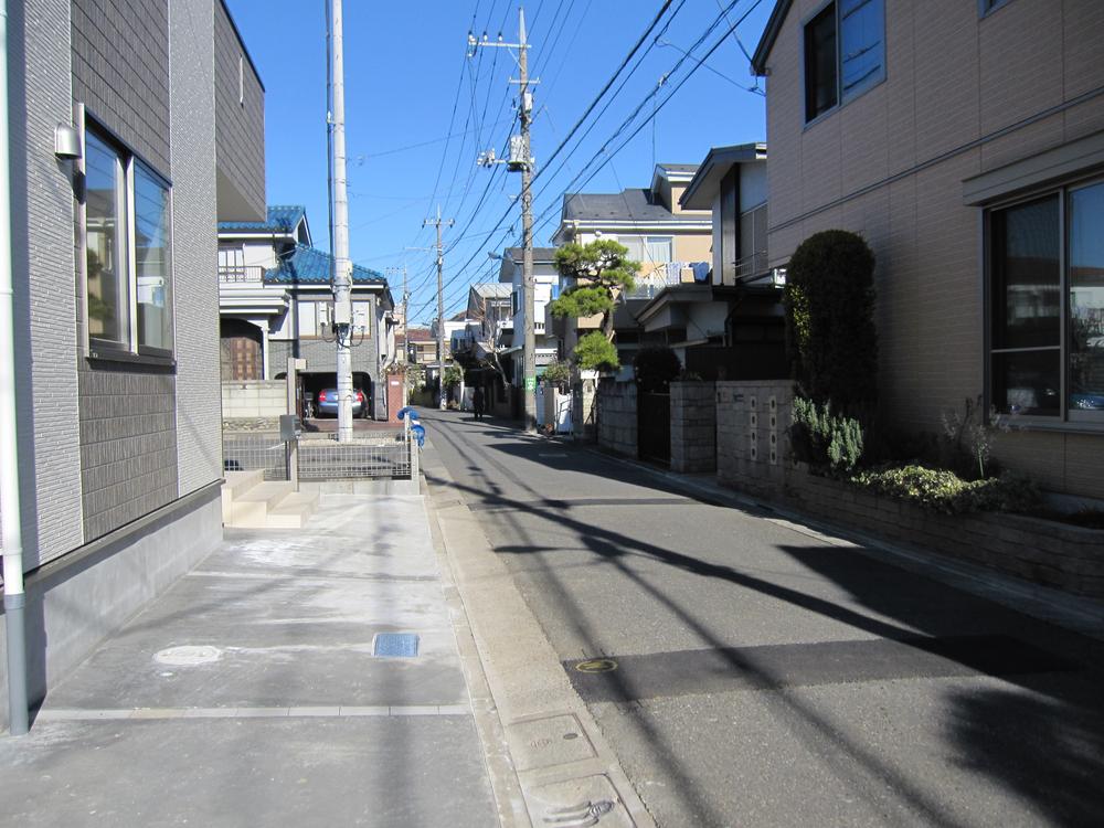 Local photos, including front road. Local (12 May 2013) Shooting