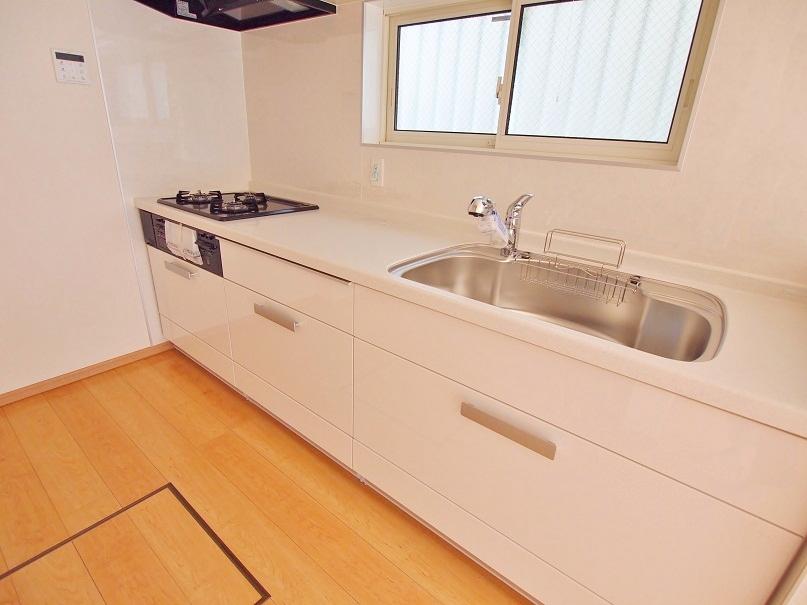 Kitchen.  [1 Building] Than