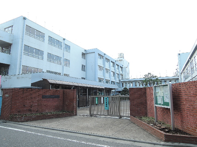 Junior high school. 542m to Nerima Miharadai junior high school (junior high school)