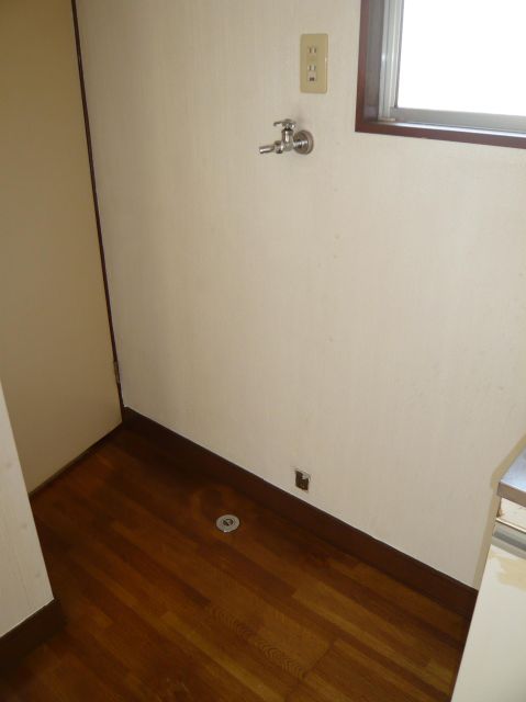 Other room space. Indoor laundry Area