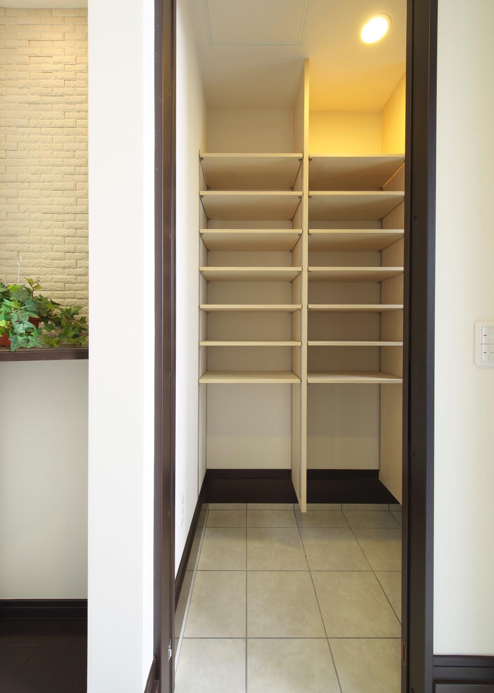 Receipt. Shoes cloak rooms