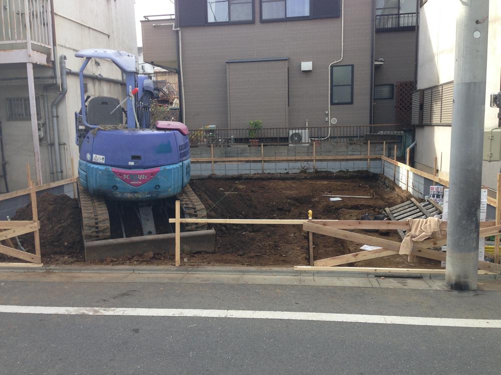 Local appearance photo. Local (12 May 2013) Shooting