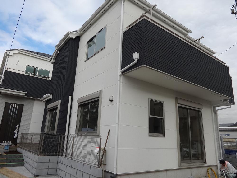 Local appearance photo. Local (12 May 2013) Shooting