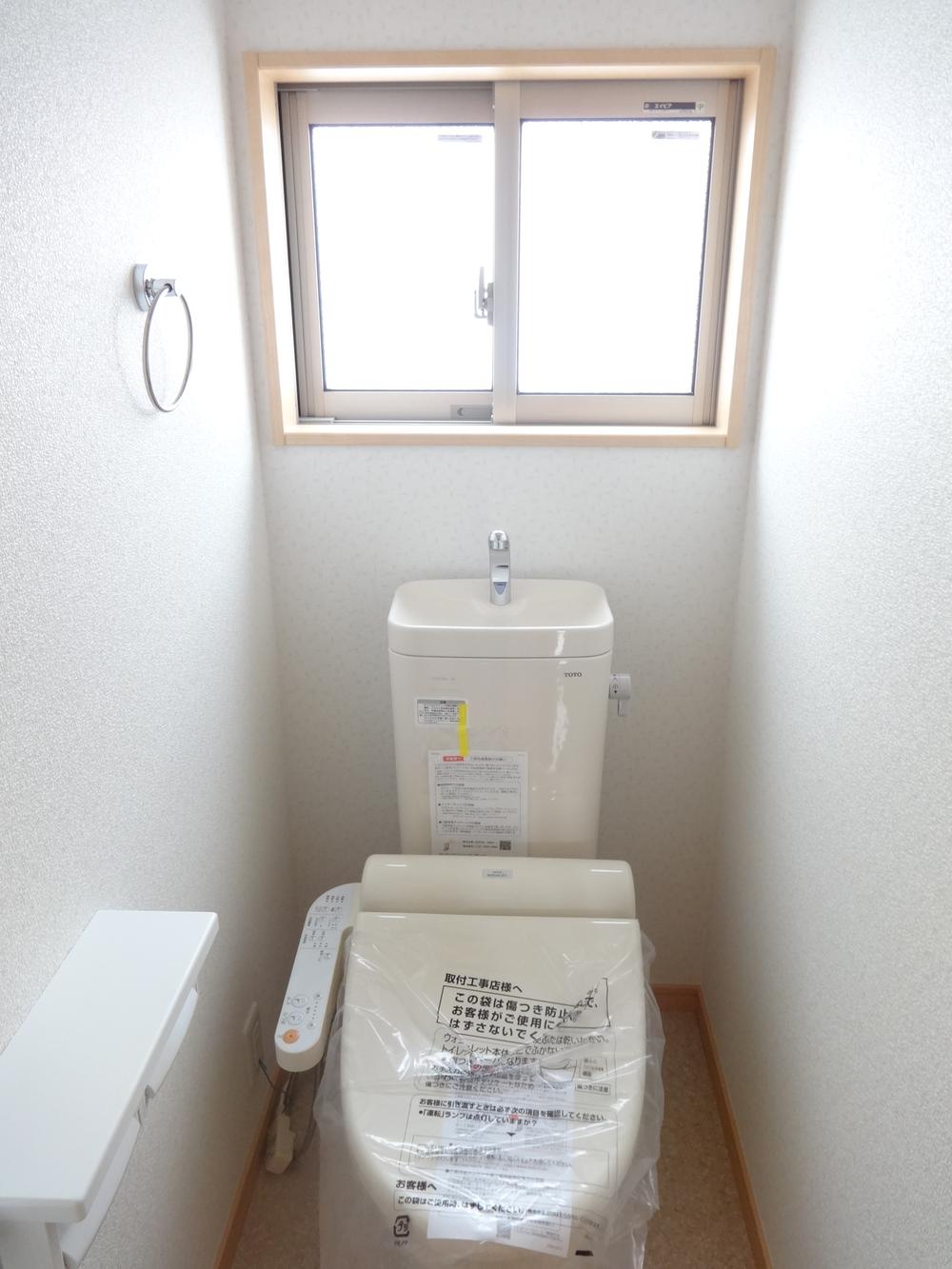 Toilet. Indoor (12 May 2013) Shooting