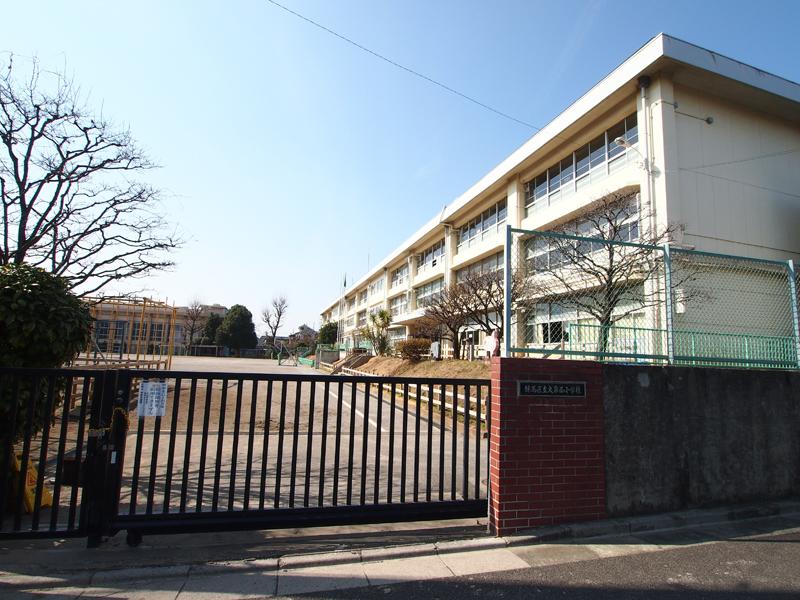 Primary school. Until the municipal Nishi Elementary School Oizumi 500m