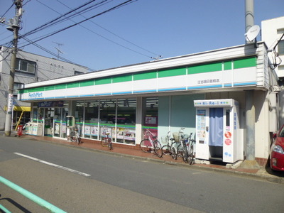 Convenience store. FamilyMart Ekoda Date arts before store up (convenience store) 320m