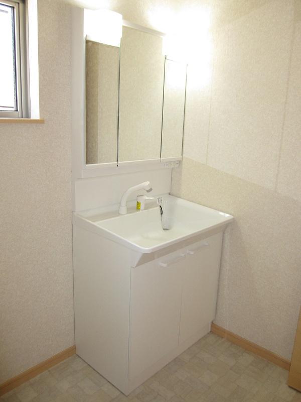 Wash basin, toilet. Same specifications