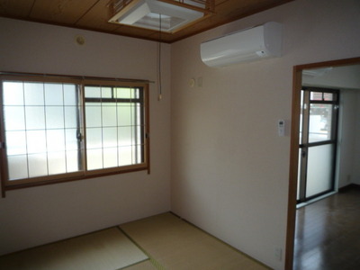 Living and room. Japanese-style room 6 quires, Storage room (closet, Upper closet), Air conditioning