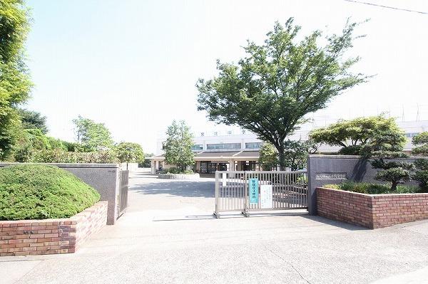 Junior high school. 1090m to Nerima Oizumikita Junior High School