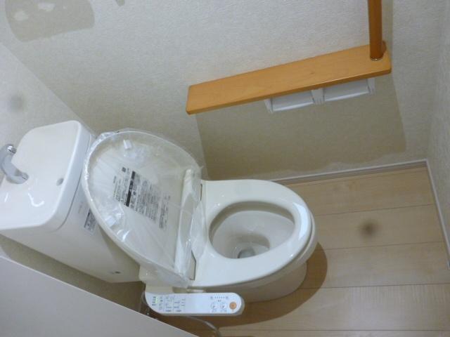 Toilet. 1F ・ 2F are both with bidet.