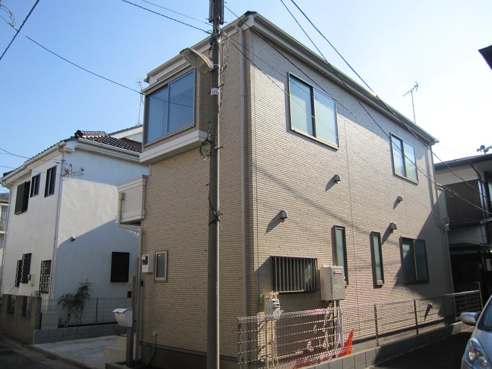 Local appearance photo. Local (11 May 2013) Shooting