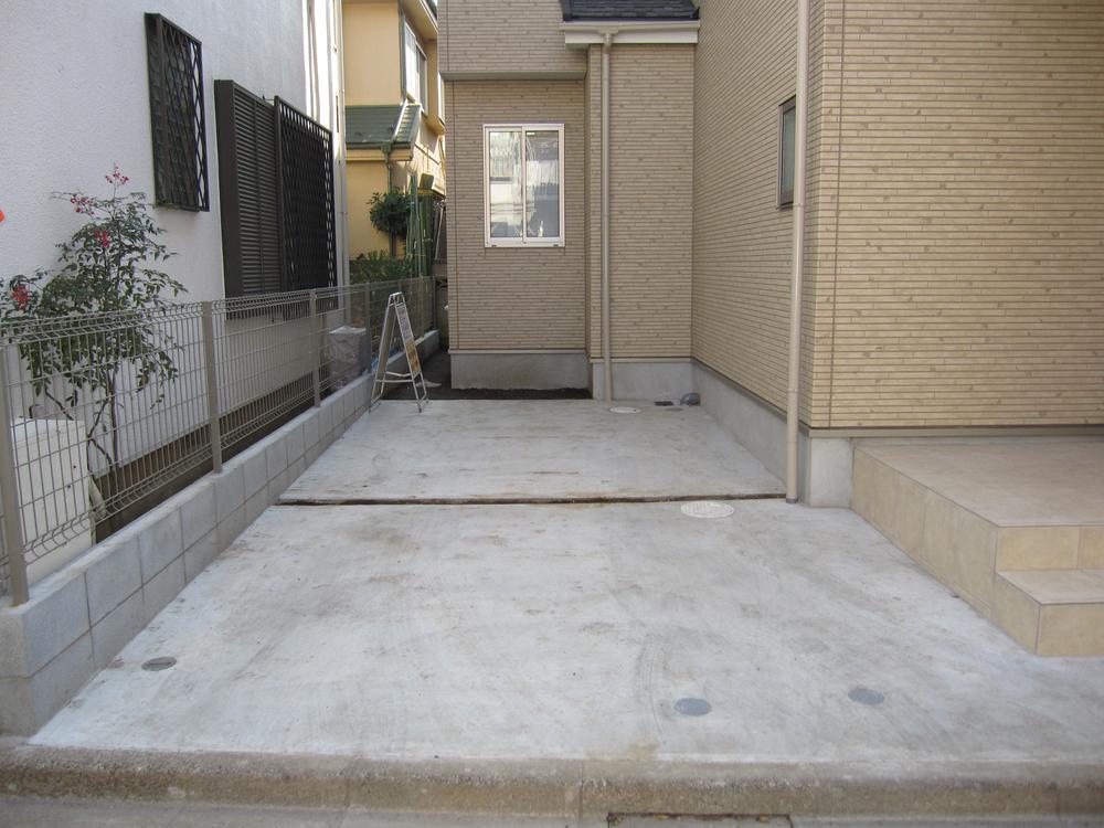 Parking lot. Local (11 May 2013) Shooting