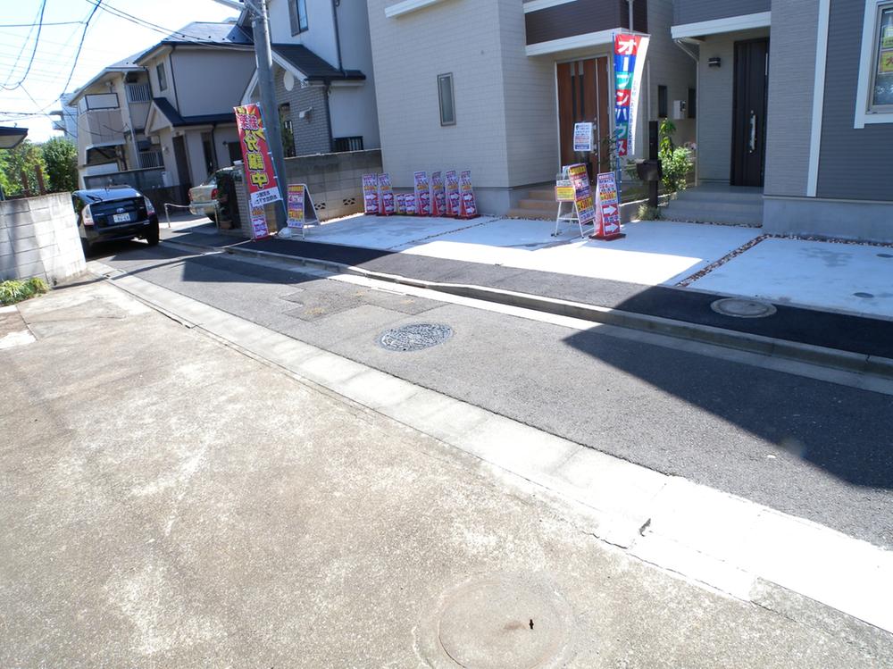 Local photos, including front road. Local (12 May 2013) Shooting