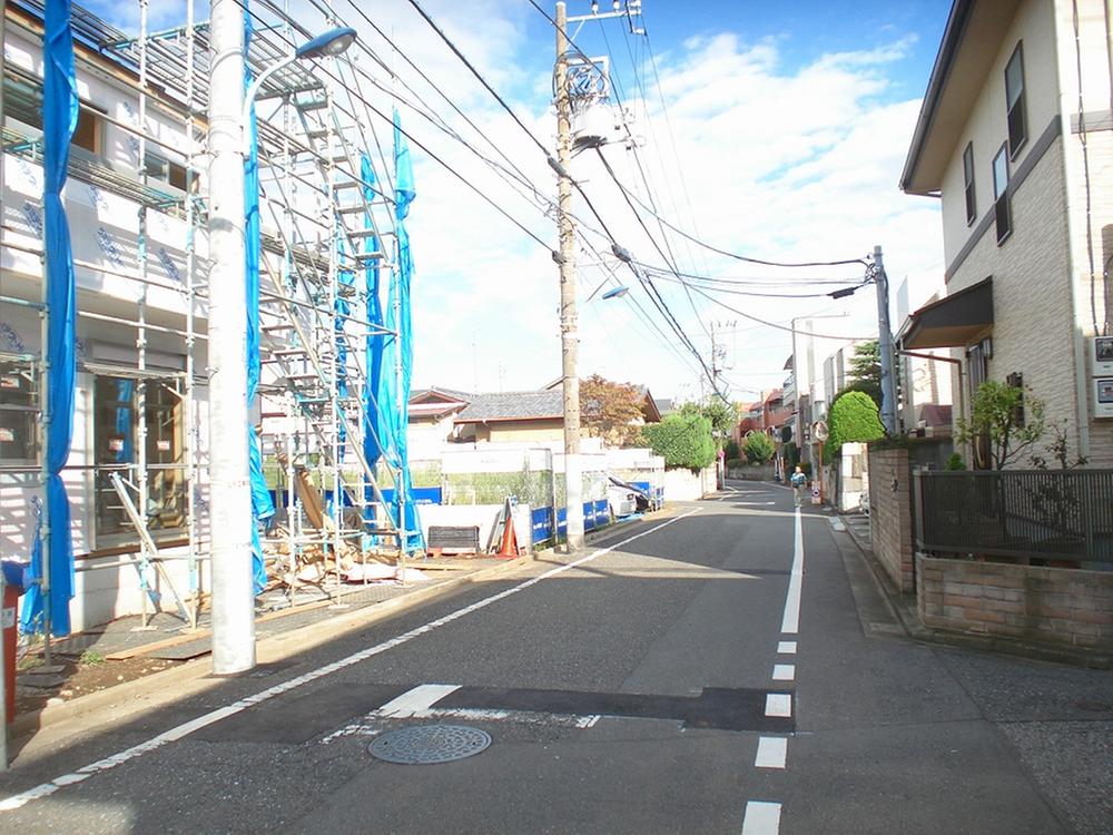 Local photos, including front road. Local (10 May 2013) Shooting