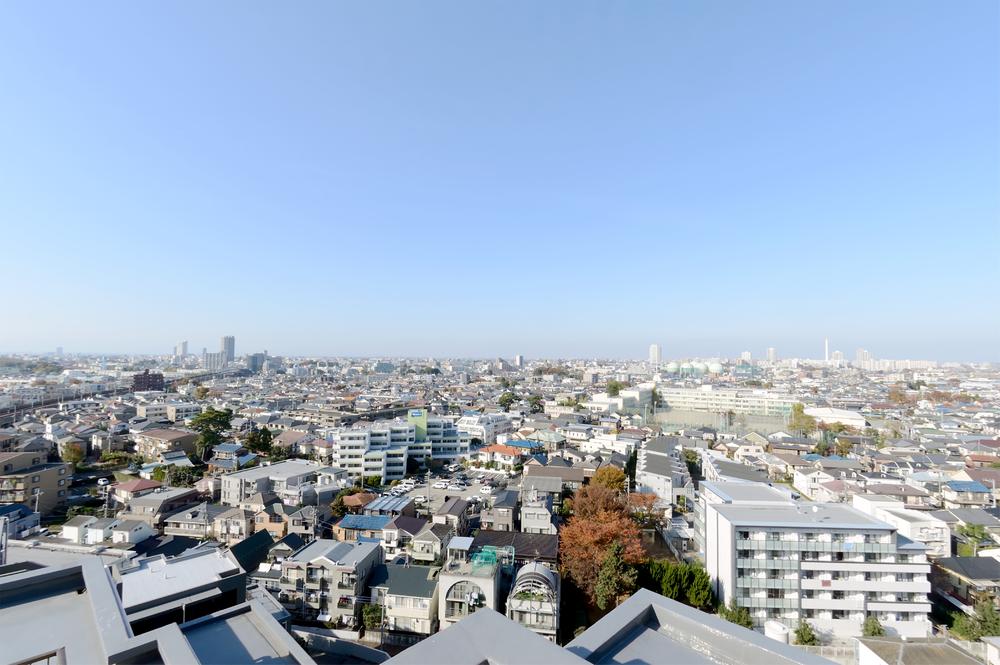 View photos from the dwelling unit. View from the site (November 2013) Shooting