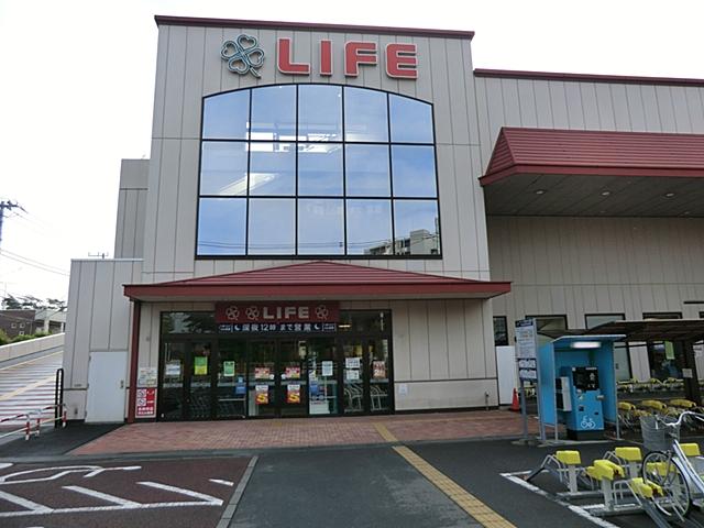 Supermarket. Until Life Shakujii Park shop 523m