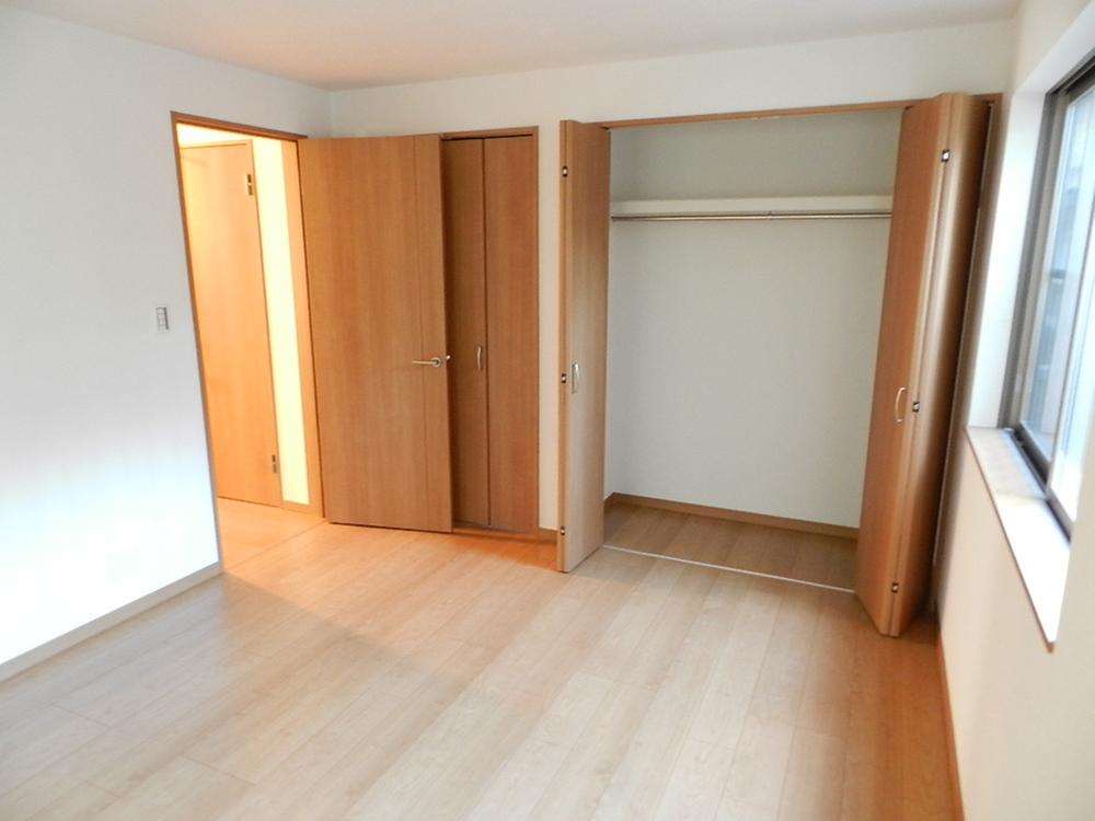 Non-living room. Large storage