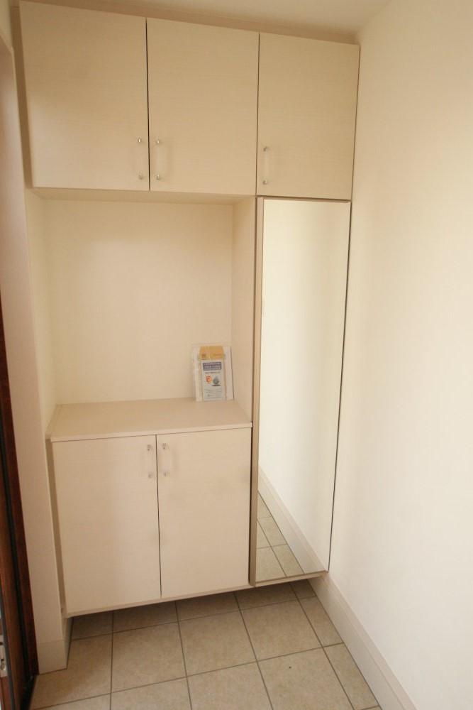 Same specifications photos (Other introspection). It will be the construction example of the shoebox. Storage capacity is excellent. 