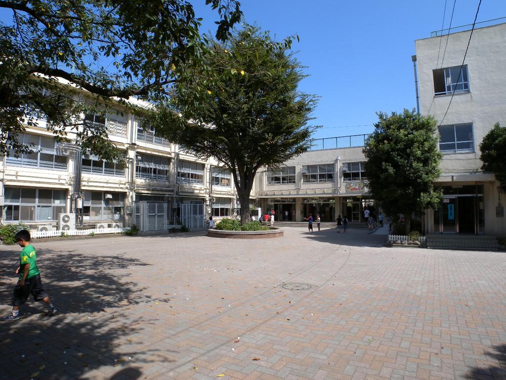 Primary school. 504m up to elementary school Nerima Tatsuta pattern