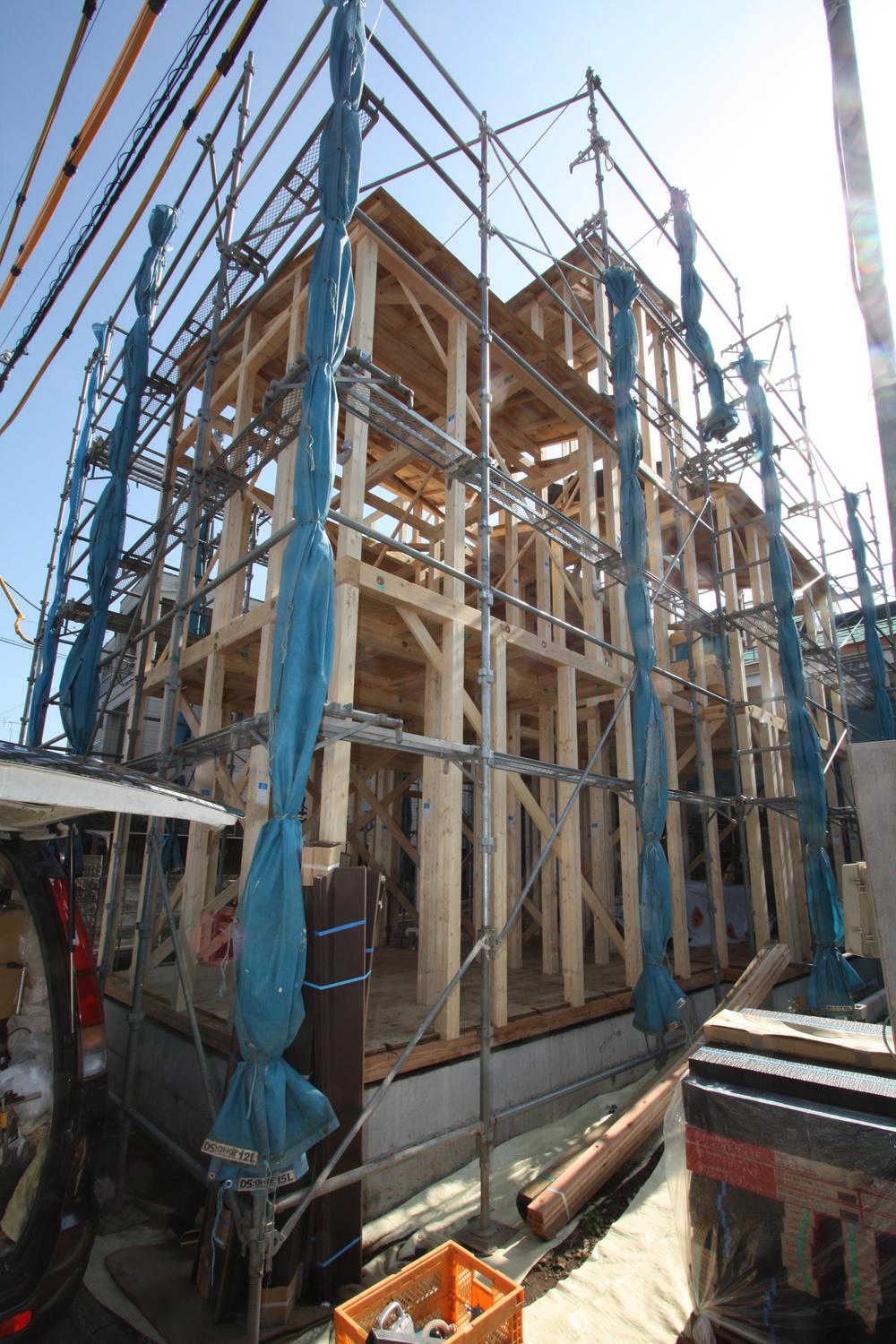 Local appearance photo. Local (10 May 2013) Shooting