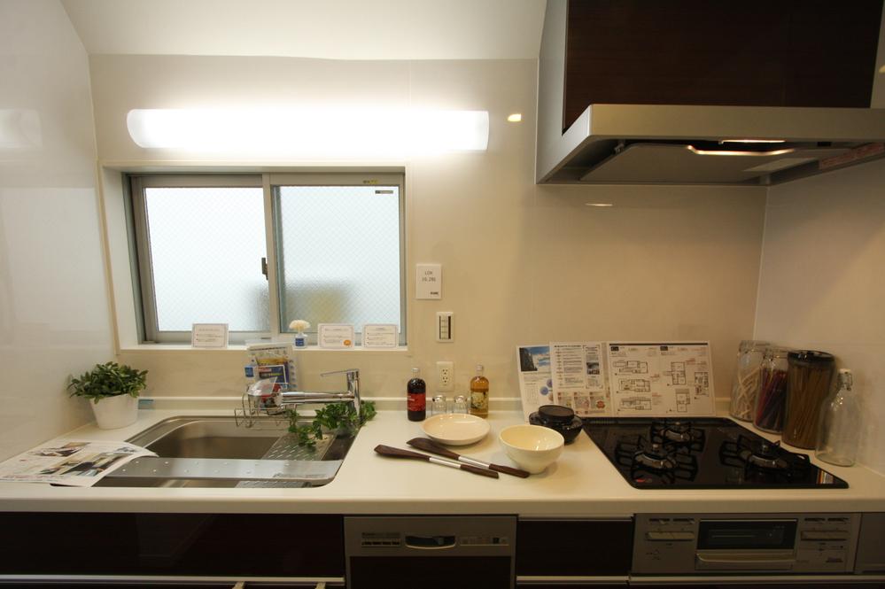 Same specifications photo (kitchen)