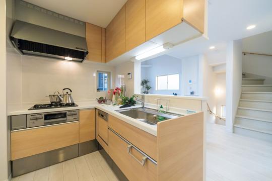 Same specifications photo (kitchen). Kitchen construction cases