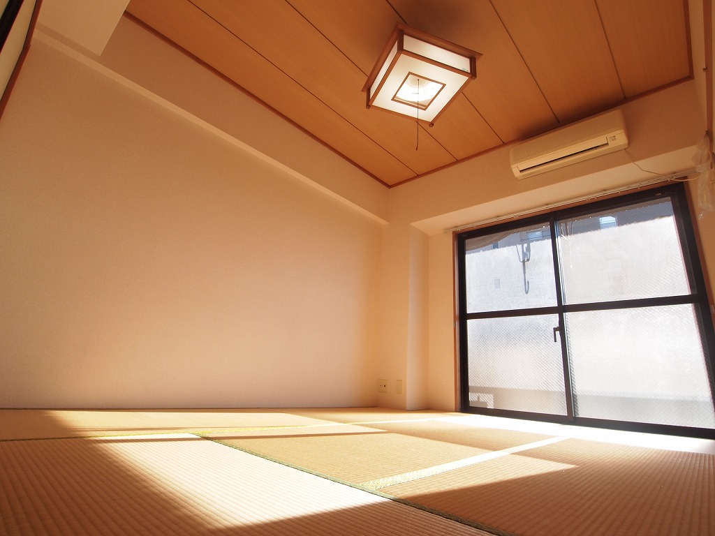 Other room space. Air conditioning in Japanese-style room ・ Storage rooms