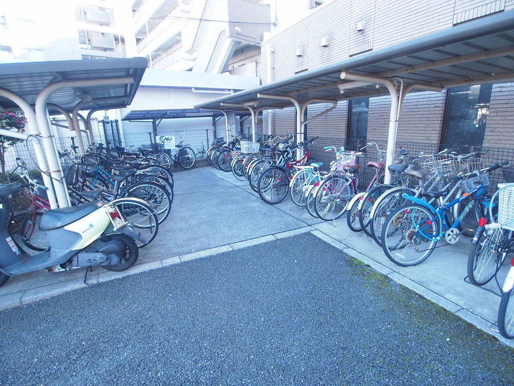 Other common areas. Bicycle-parking space ☆