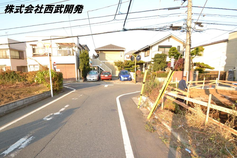 Local photos, including front road. Local (12 May 2013) Shooting