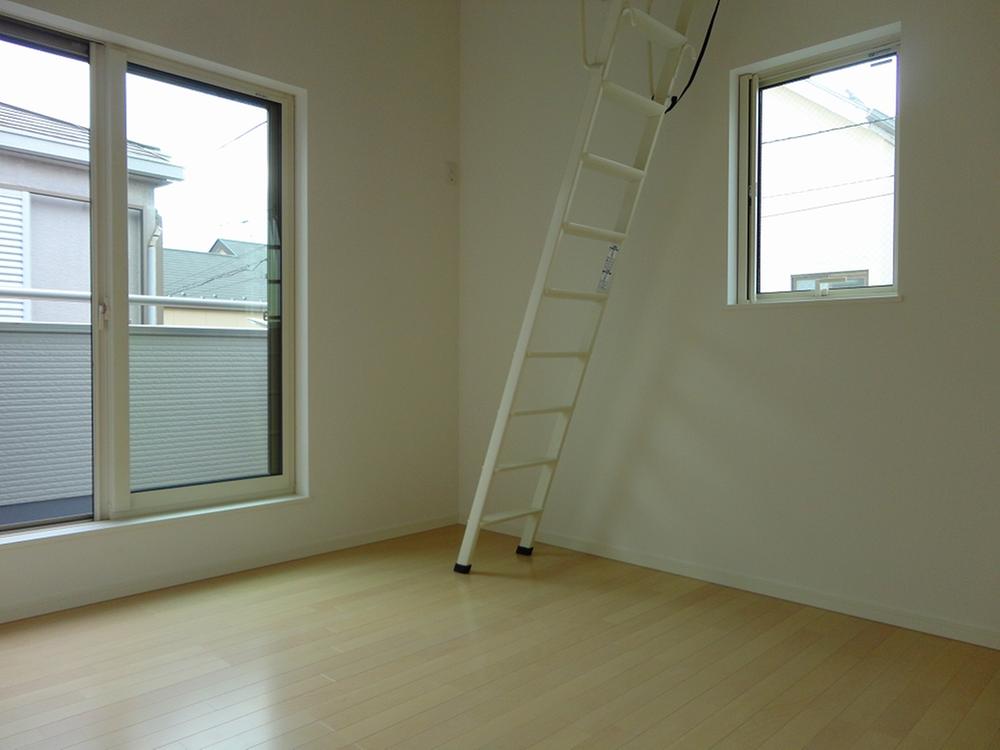 Non-living room. Indoor (10 May 2013) Shooting