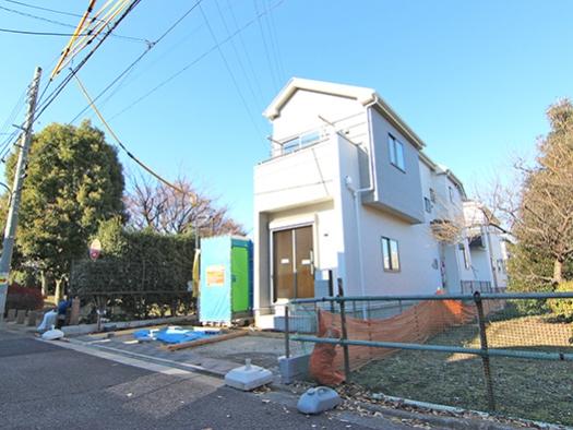 Local appearance photo. 1 Building (December shooting) * from the southeast