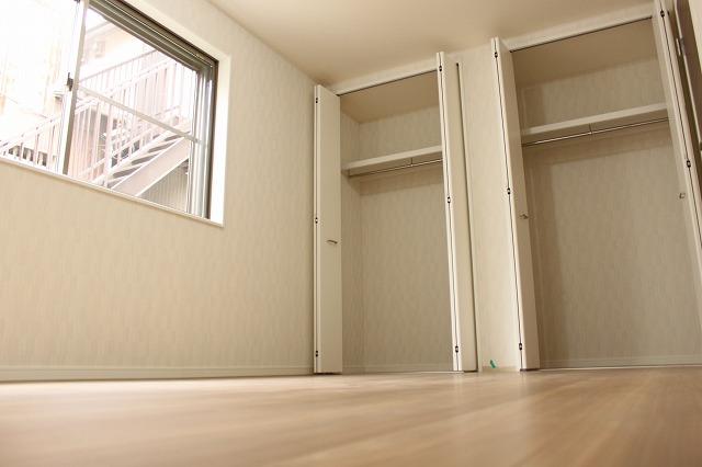 Non-living room. Indoor (11 May 2013) Shooting First floor 7.01 Pledge