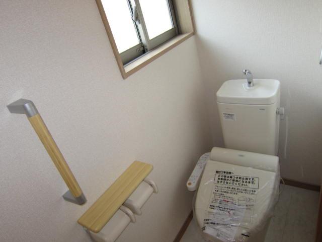 Toilet. Indoor (10 May 2013) Shooting