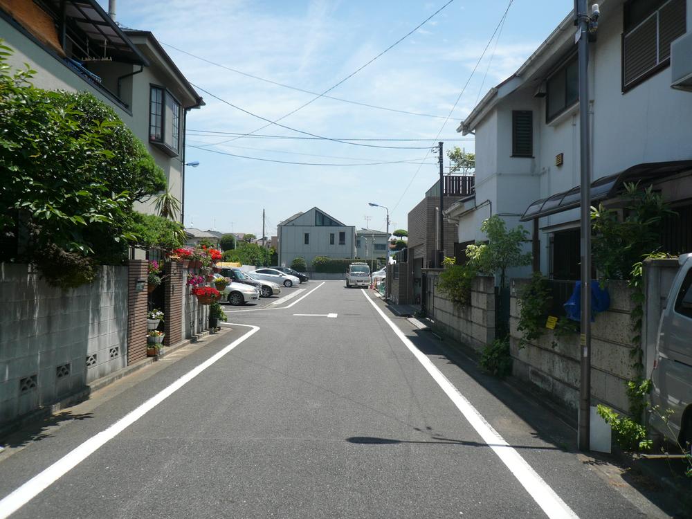 Local photos, including front road. Living environment is good in a quiet residential area