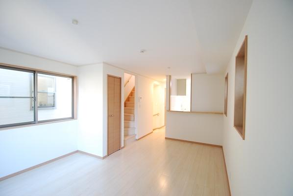 Same specifications photos (living)