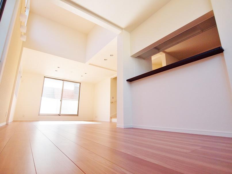 Living. -20 Pledge greater leeway certain LDK (dining side) -