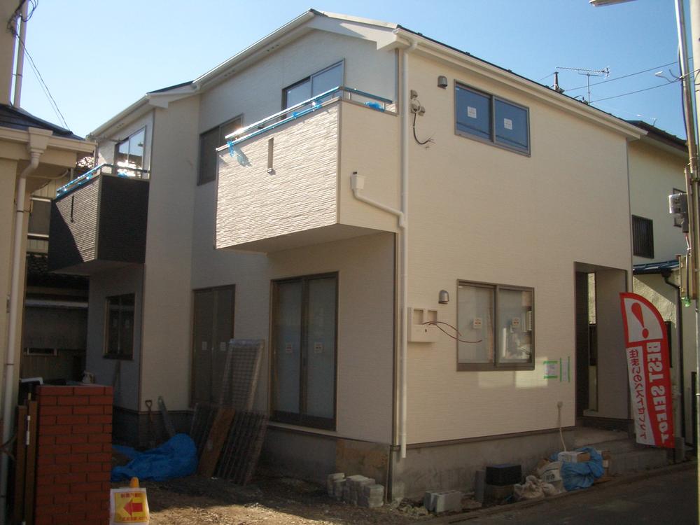 Local appearance photo. Local (11 May 2013) Shooting