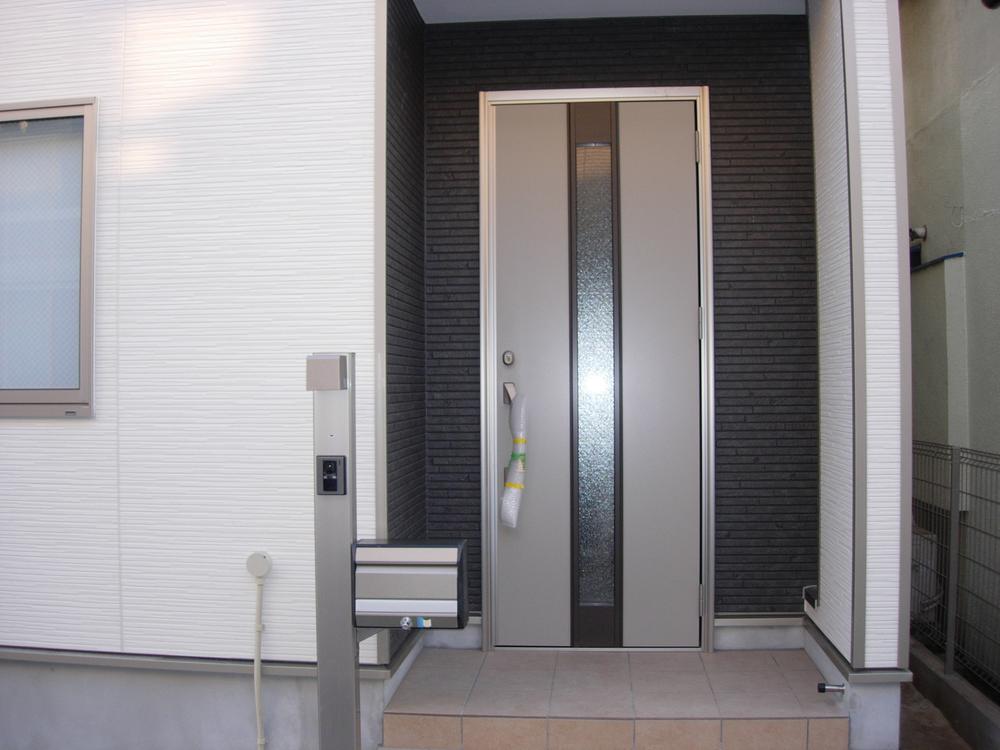 Entrance. Local (12 May 2013) Shooting