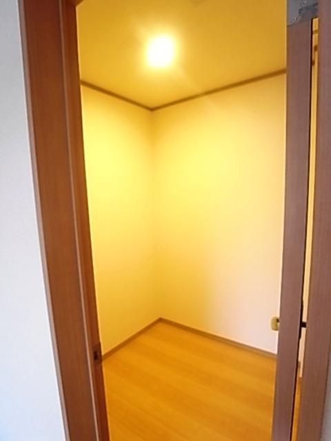 Receipt. Room (August 2013) Shooting