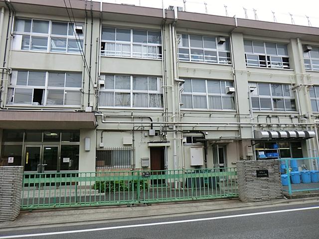 Primary school. 638m to Nerima Oizumi sixth elementary school